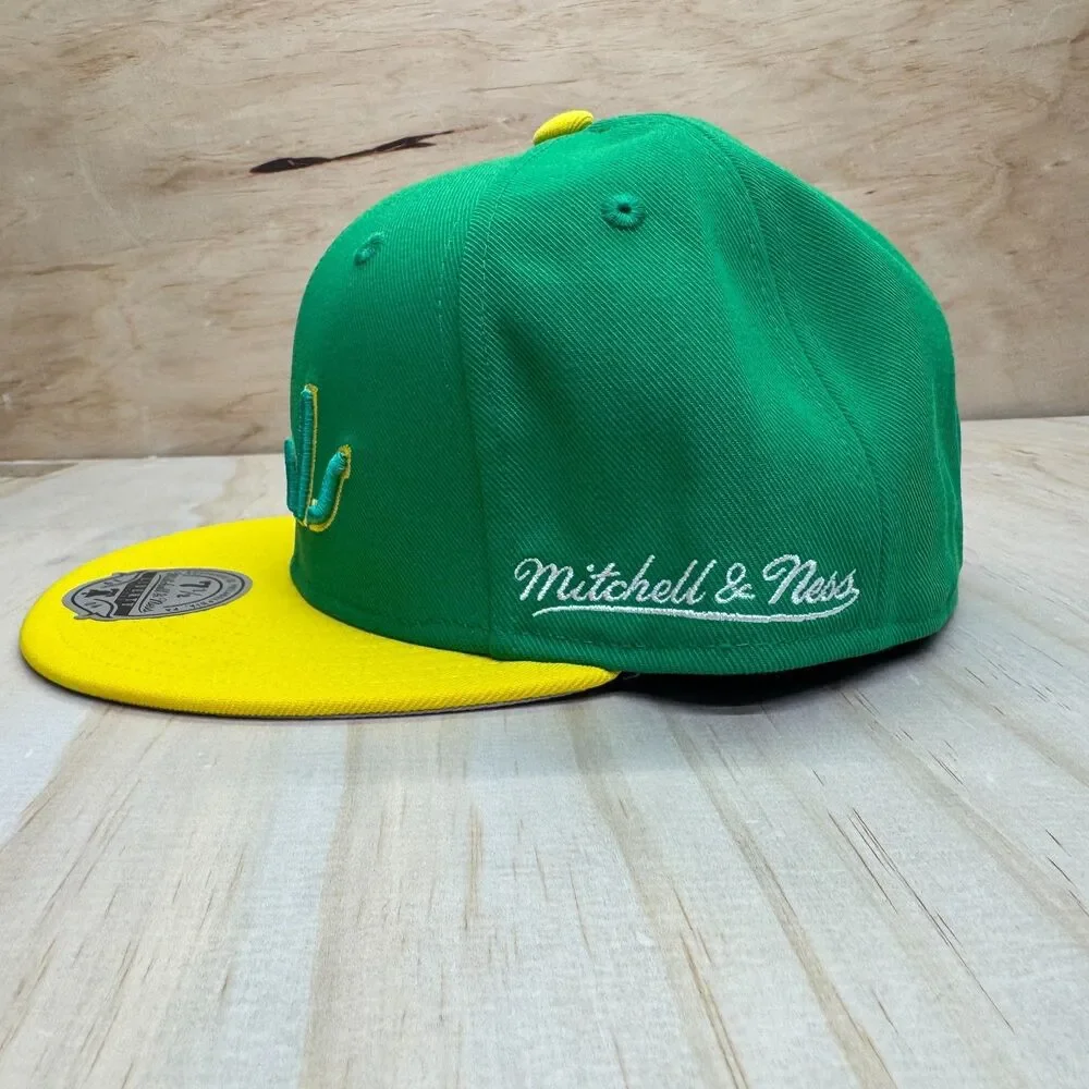 NEW California Golden Seals Mitchell Ness Liberty Fitted Hat Cap Two Tone 7 1/2